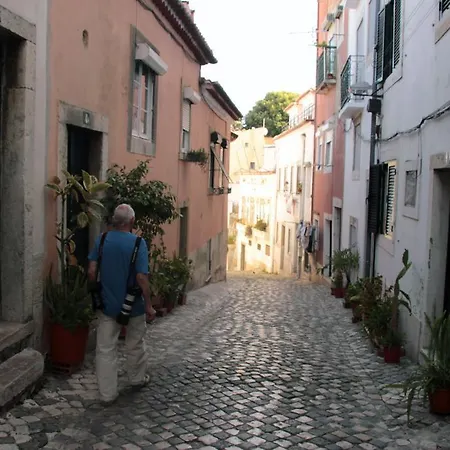Courtyard House In Alfama Lisboa