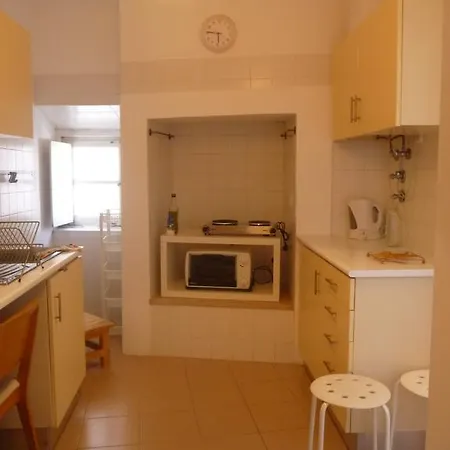 Courtyard House In Alfama