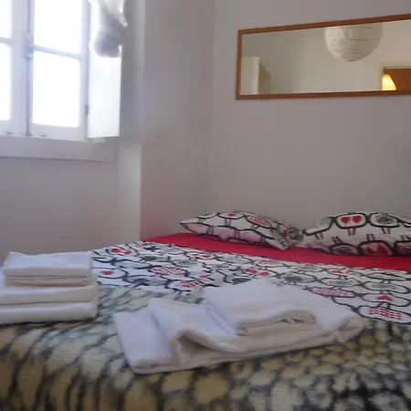 Courtyard House In Alfama